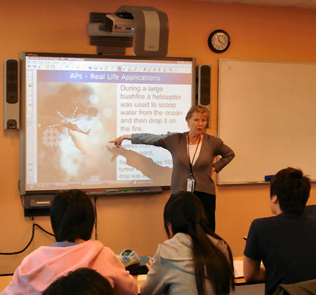 Using PowerPoint in Classroom Discussion - Output Education